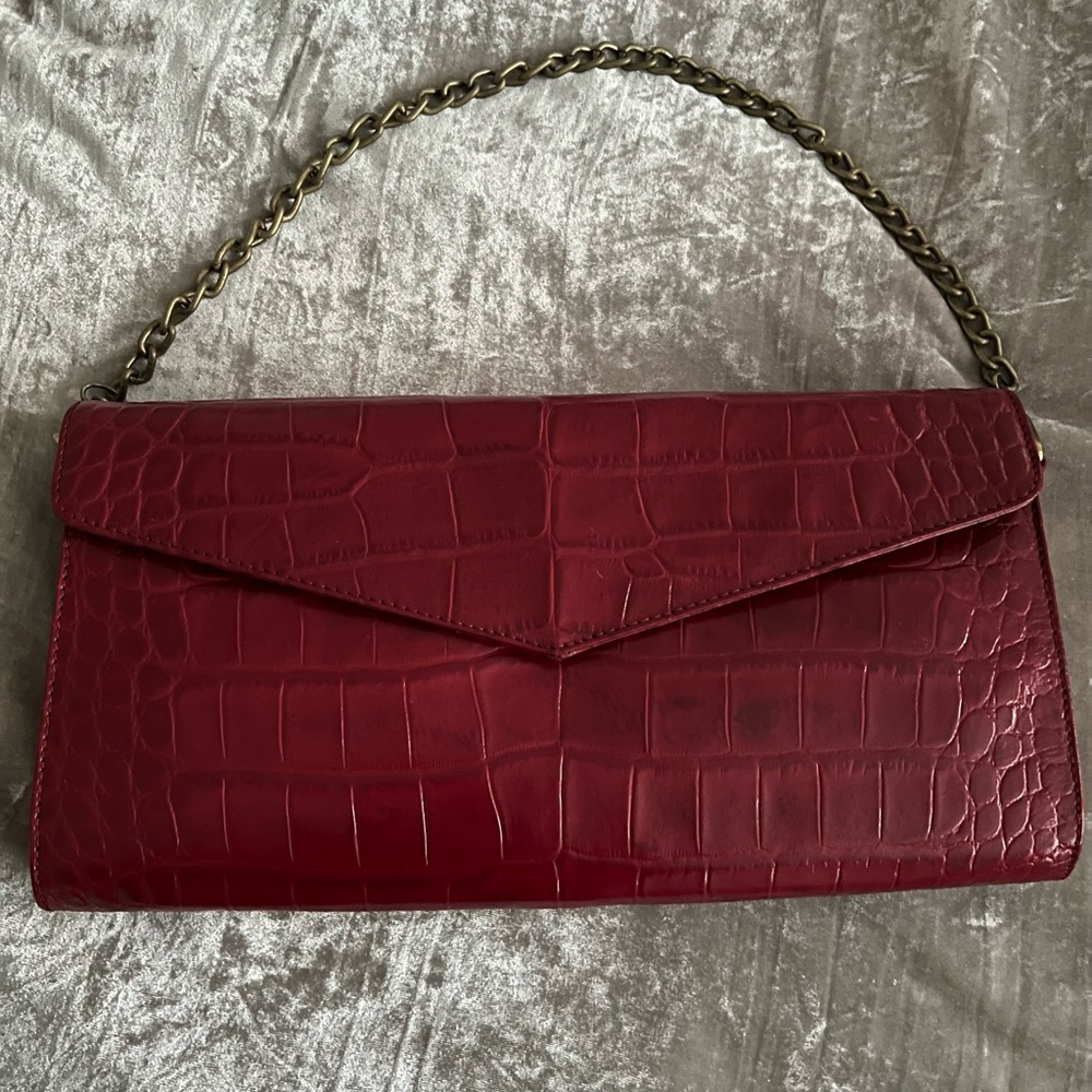 Elegant Red Crocodile-Embossed Clutch